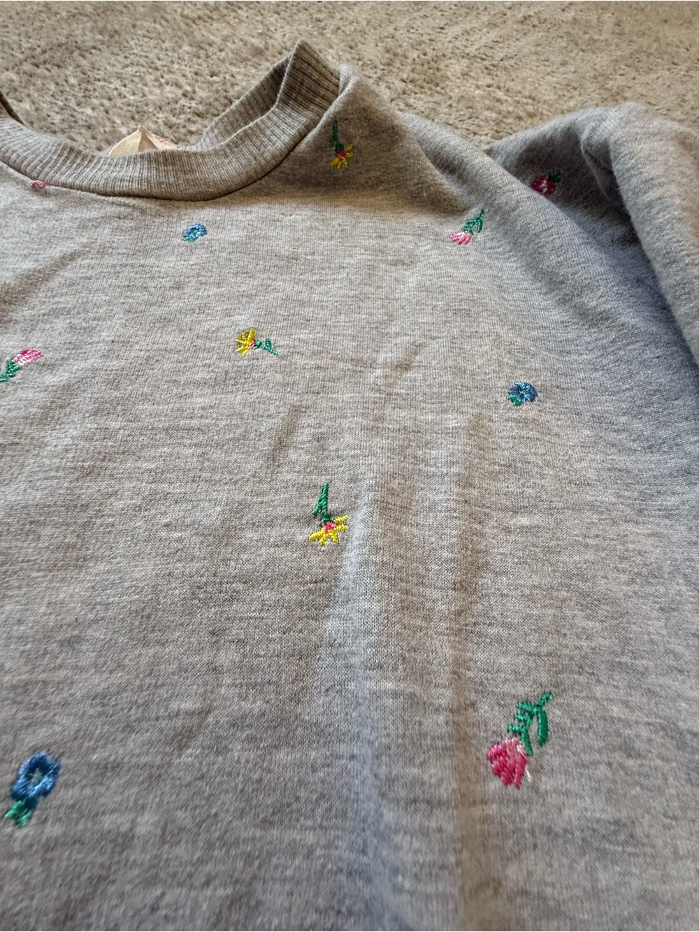 Pink Lemon Girls 3T Gray Floral Embroidered Sweatshirt Jogger Set - Picture 4 of 8